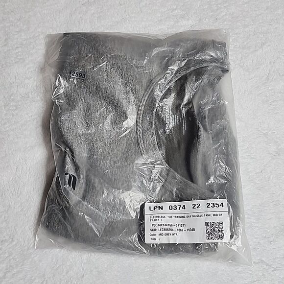 2593 NWT Fabletics The Training Day Muscle Tank Size Large - Picture 8 of 8